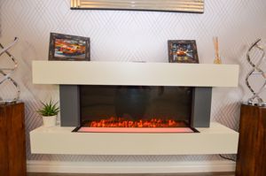 Lounge- click for photo gallery